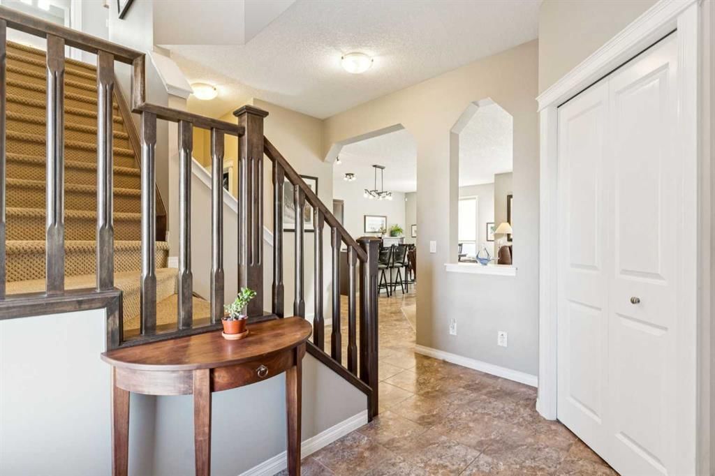 645 Panatella Boulevard NW, Calgary — photo 2 of 35
