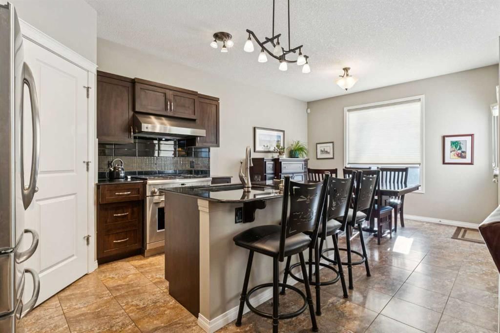 645 Panatella Boulevard NW, Calgary — photo 3 of 35