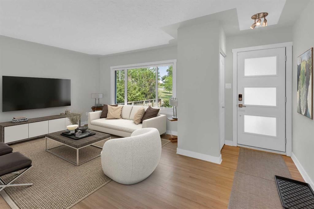 1 Thorncliffe Crescent NW, Calgary — photo 3 of 48
