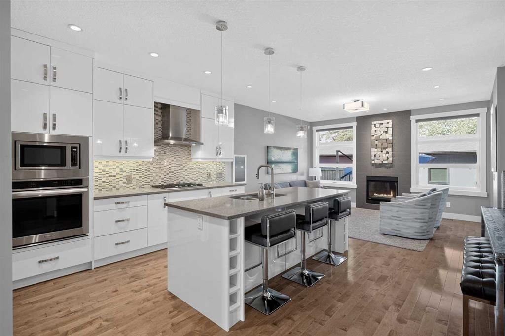 3507 40 Street SW, Calgary — photo 2 of 38