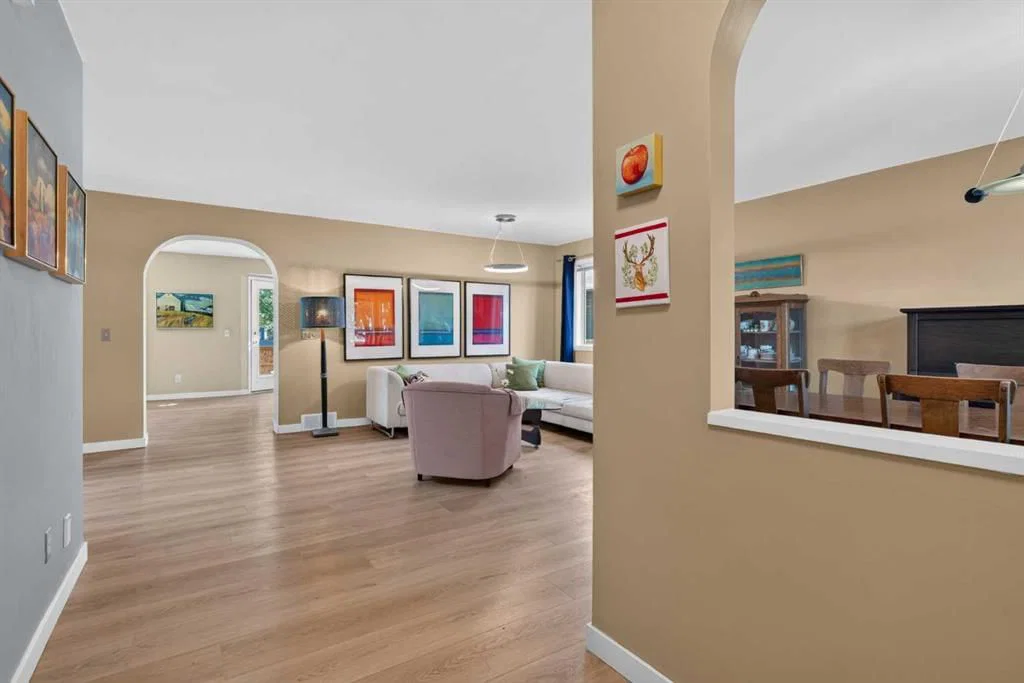 113 Riverview Court W, Calgary — photo 4 of 43