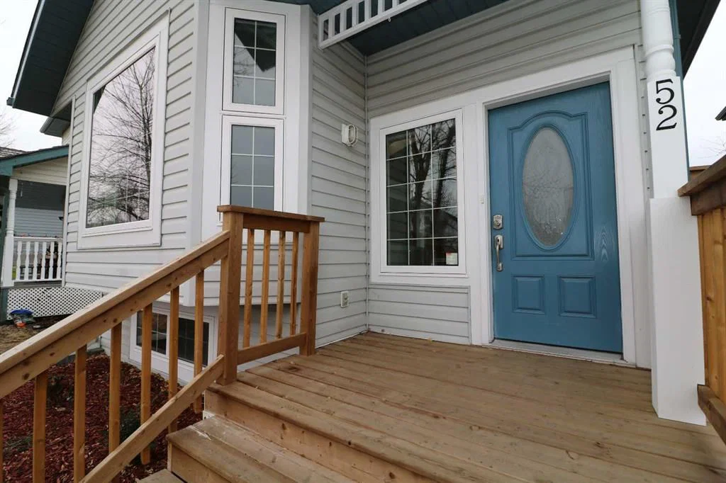 52 Mt Aberdeen Circle SE, Calgary — photo 3 of 28