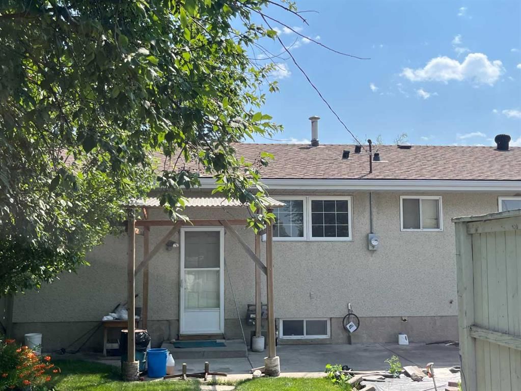 352 Malvern Close NE, Calgary — photo 3 of 11