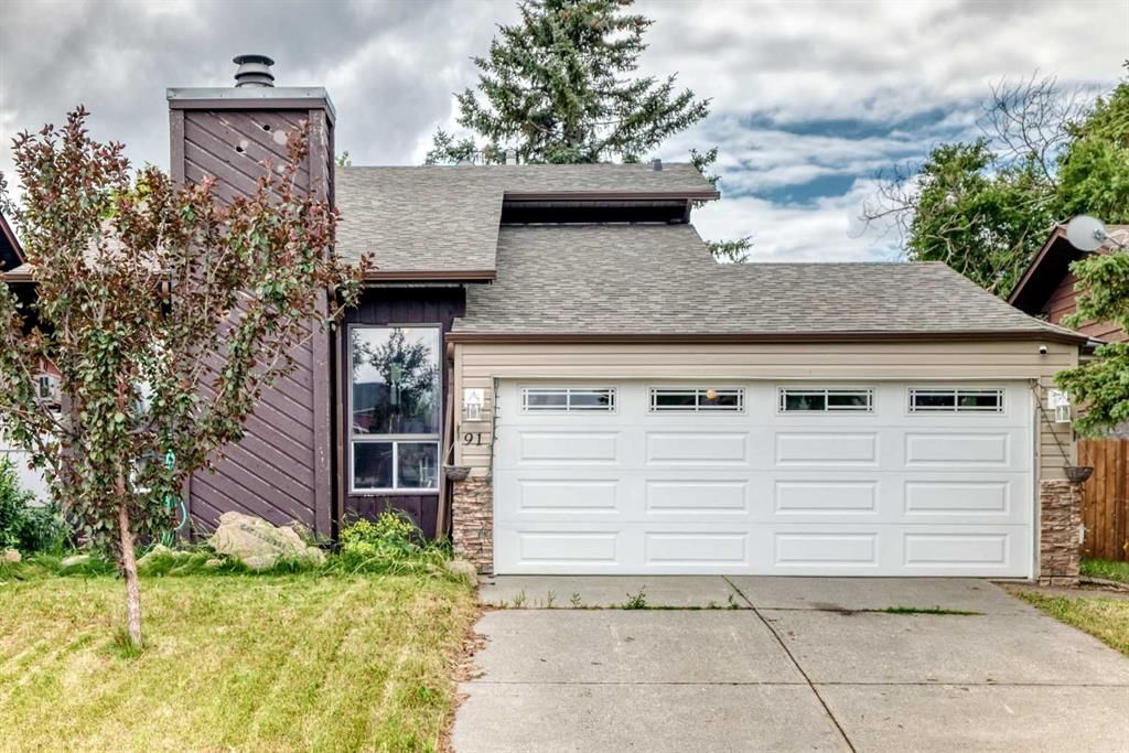 91 Castleridge Crescent NE, Calgary — main listing photo