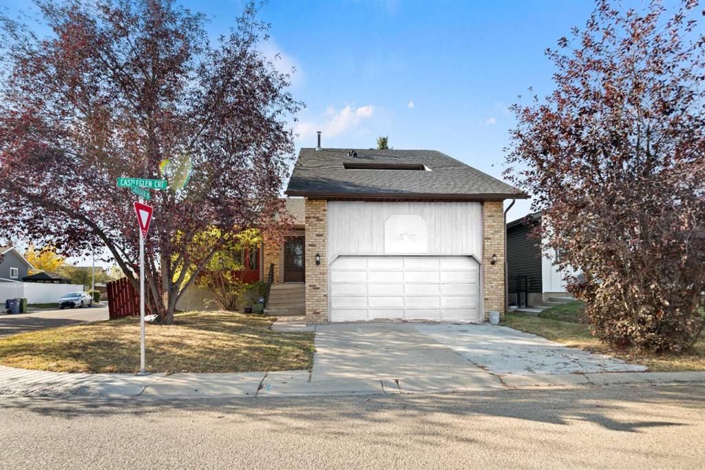 48 Castleglen Court NE, Calgary — main listing photo