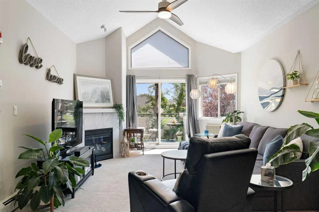 1301, 7451 Springbank Boulevard SW, Calgary — photo 3 of 41