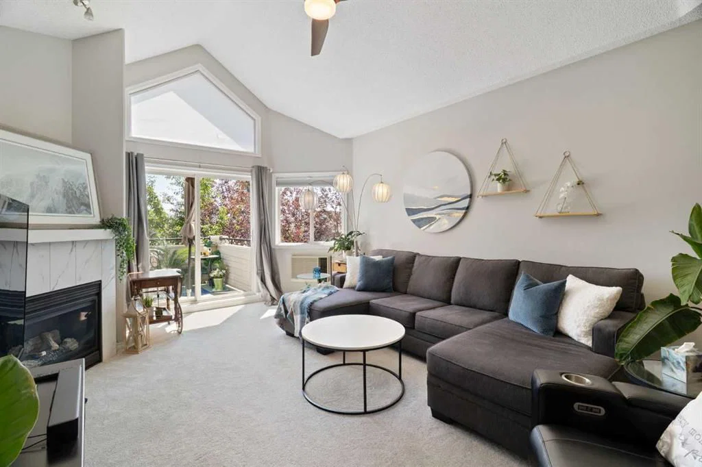 1301, 7451 Springbank Boulevard SW, Calgary — photo 4 of 41