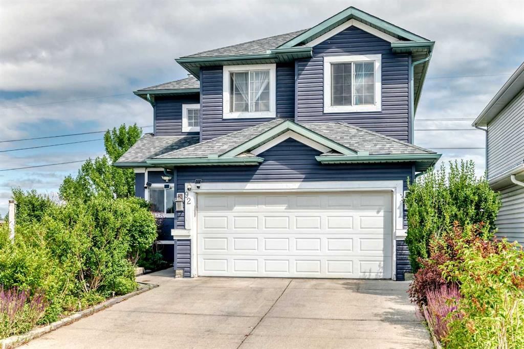 92 San Diego Green NE, Calgary — main listing photo