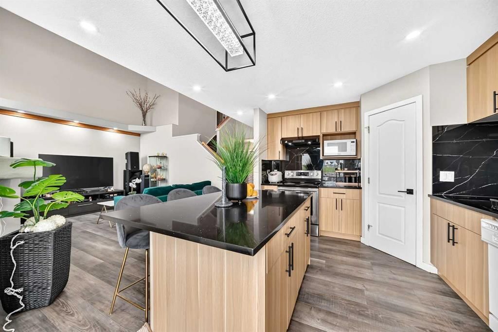 92 San Diego Green NE, Calgary — photo 2 of 33