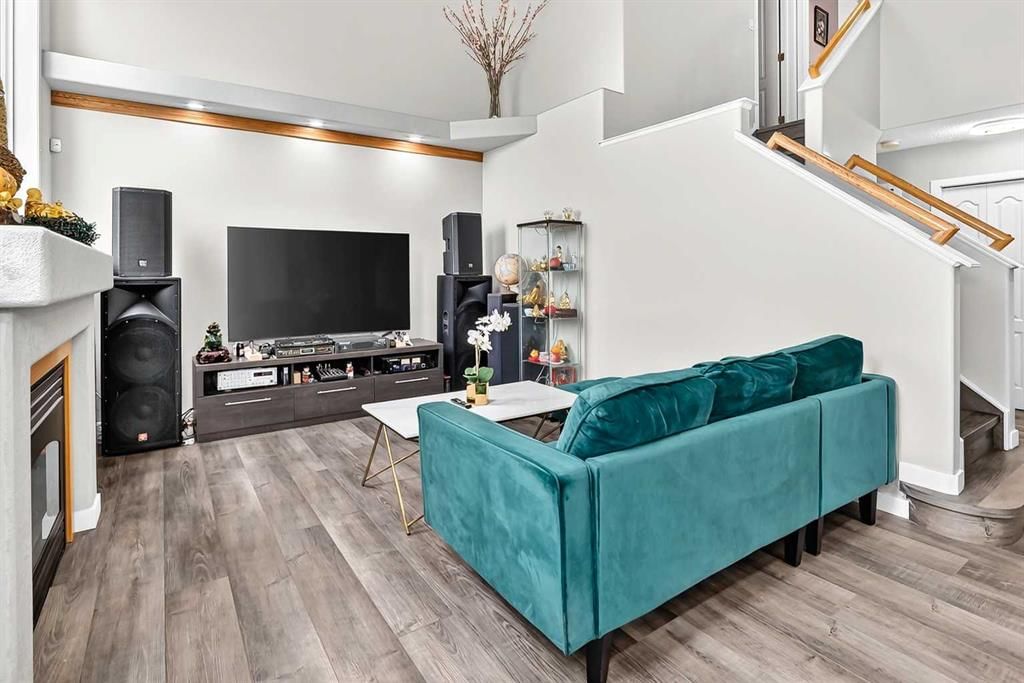 92 San Diego Green NE, Calgary — photo 5 of 33