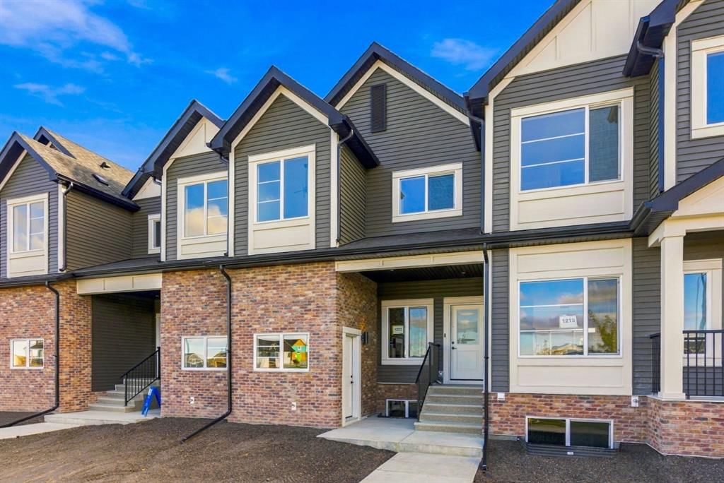 1223 Lanark Boulevard SE, Airdrie — photo 2 of 42
