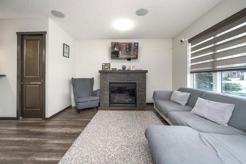 702 Panamount Boulevard NW, Calgary — photo 4 of 39