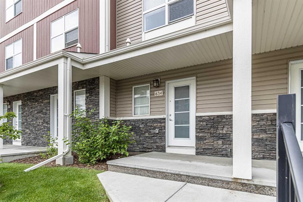 634 Redstone View NE, Calgary — photo 2 of 22