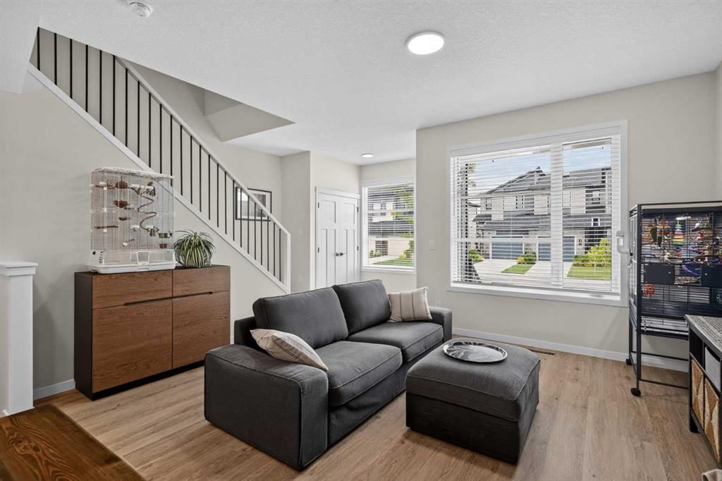 374 Wolf Creek Manor SE, Calgary — photo 2 of 46