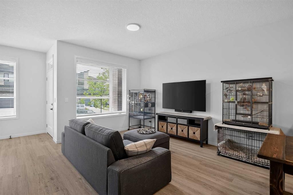 374 Wolf Creek Manor SE, Calgary — photo 3 of 46