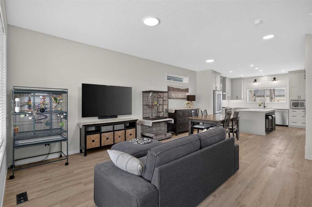 374 Wolf Creek Manor SE, Calgary — photo 4 of 46