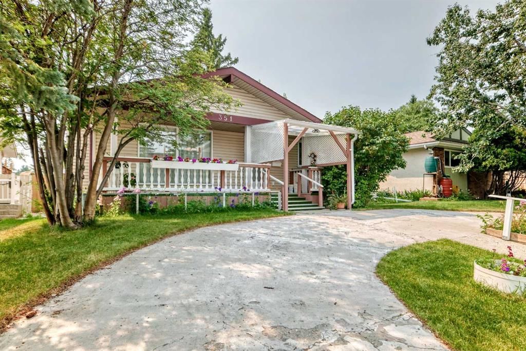 351 Cedarpark Drive SW, Calgary — photo 2 of 47