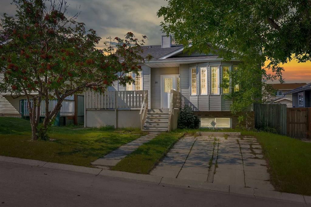 28 Macewan Meadow Link NW, Calgary — photo 2 of 47