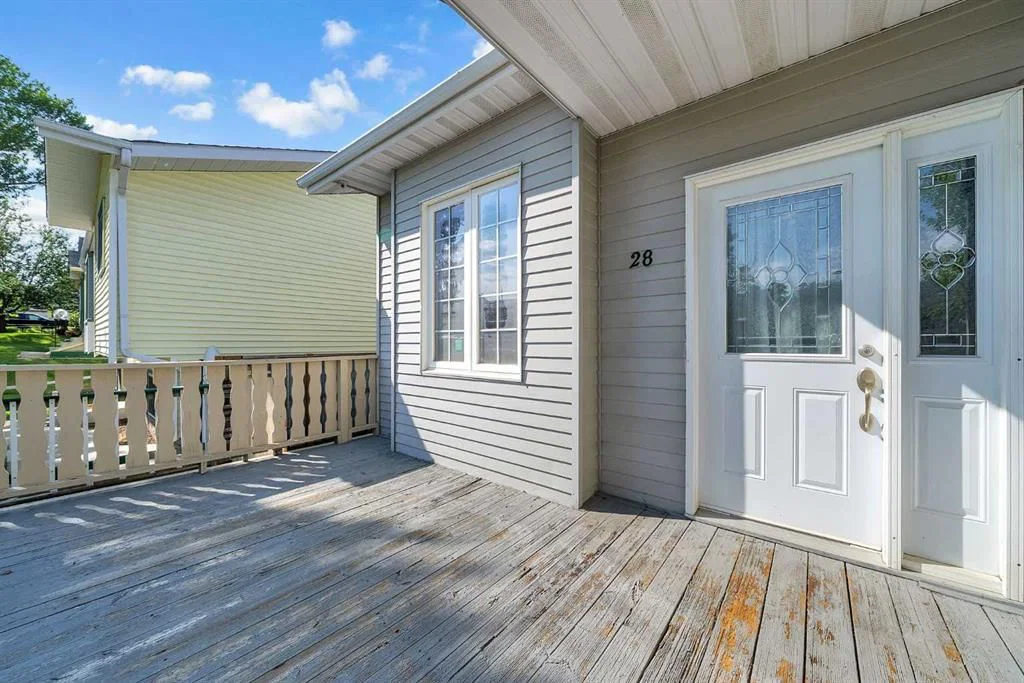 28 Macewan Meadow Link NW, Calgary — photo 4 of 47