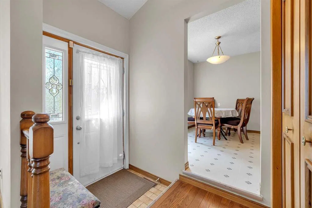 28 Macewan Meadow Link NW, Calgary — photo 5 of 47