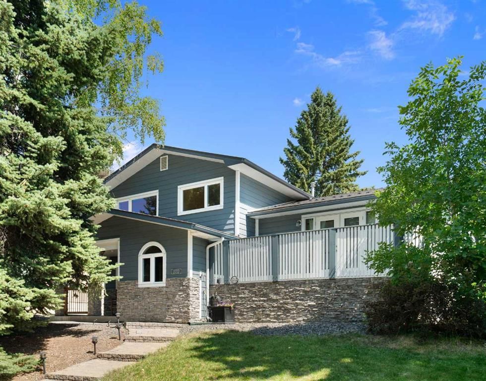 2712 Conrad Drive NW, Calgary — main listing photo
