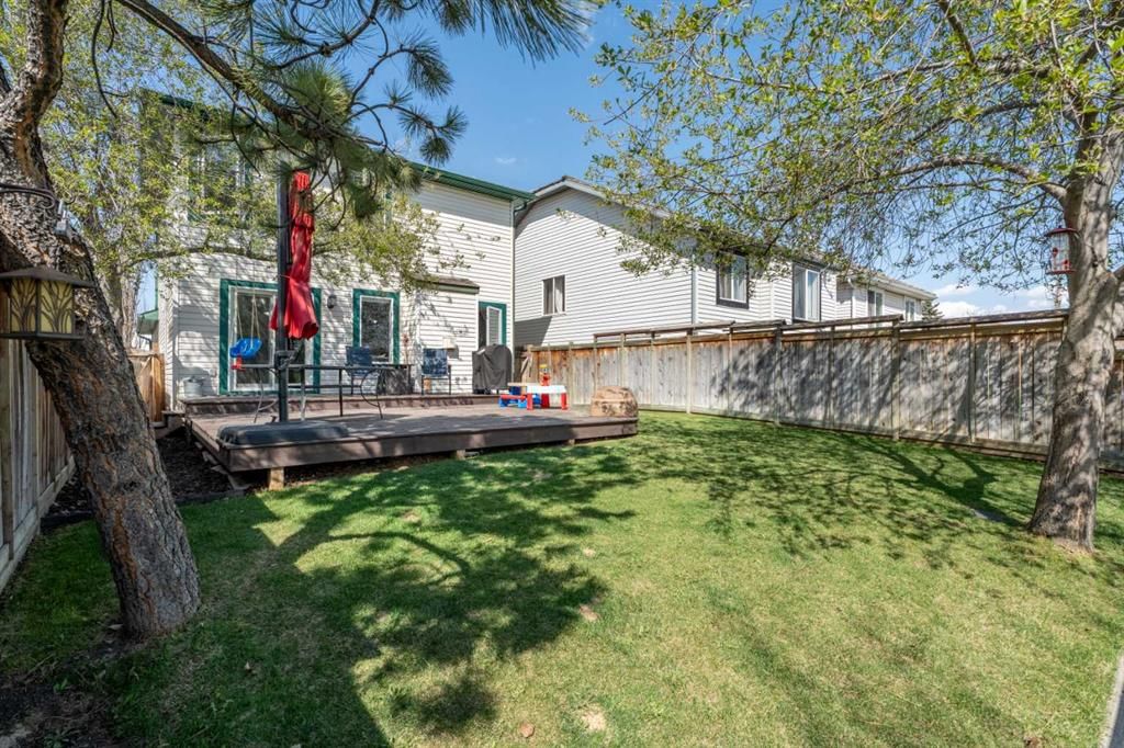 31 Mt Aberdeen Grove SE, Calgary — photo 2 of 50