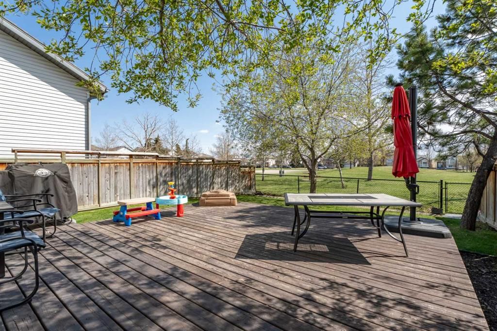 31 Mt Aberdeen Grove SE, Calgary — photo 3 of 50