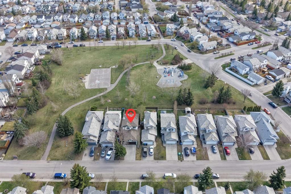 31 Mt Aberdeen Grove SE, Calgary — photo 5 of 50