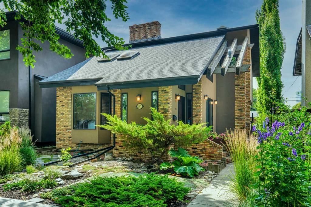 217 11 Avenue NE, Calgary — main listing photo