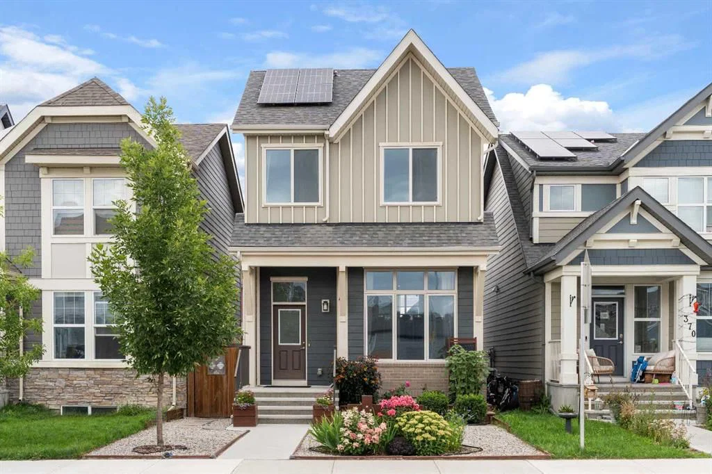 374 Magnolia Square SE, Calgary — main listing photo