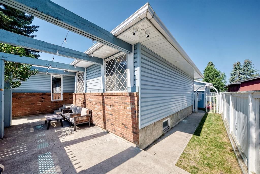 2203 65 Street NE, Calgary — photo 3 of 49