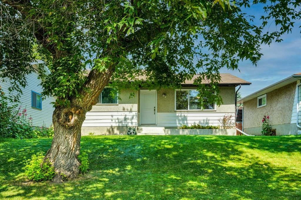 3257 32A Avenue SE, Calgary — photo 3 of 26