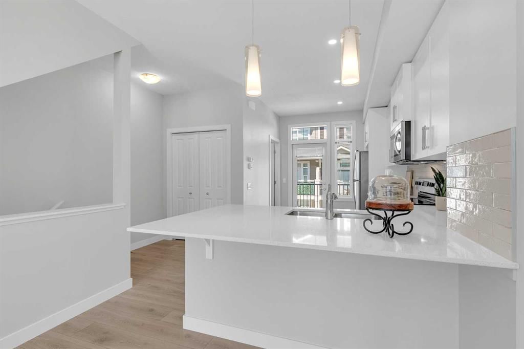 118 Legacy Path SE, Calgary — photo 4 of 50