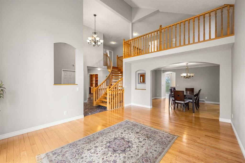 2740 Signal Ridge View SW, Calgary — photo 4 of 47