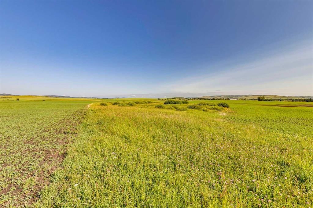 370 Ave W, Rural Foothills County — photo 3 of 21