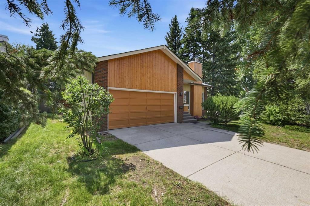 416 Brookpark Drive SW, Calgary — photo 2 of 48