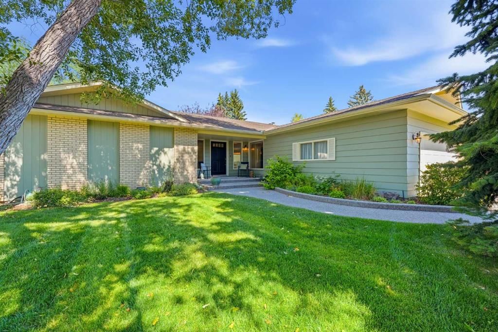 604 Willoughby Crescent SE, Calgary — main listing photo