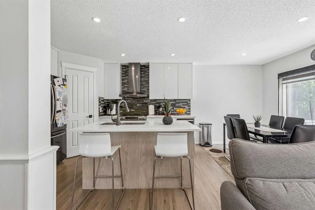 60 Cranfield Park SE, Calgary — photo 5 of 32
