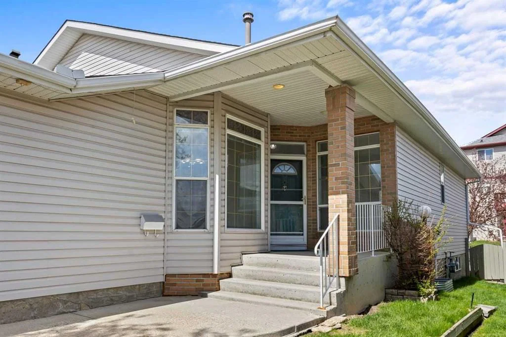 139 Hidden Valley Green NW, Calgary — photo 4 of 46