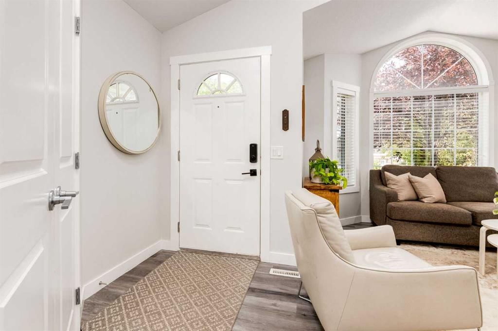 92 Covington Court NE, Calgary — photo 2 of 28