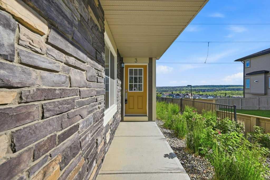 3 Evansview Gardens NW, Calgary — photo 3 of 47