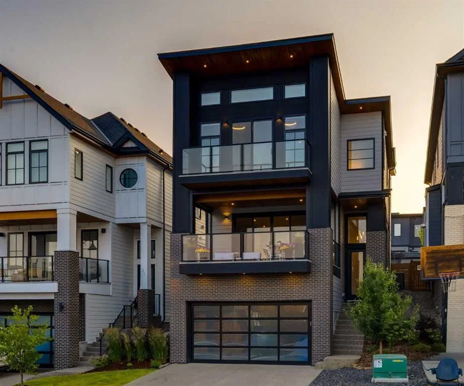 84 Timberline Way SW, Calgary — main listing photo