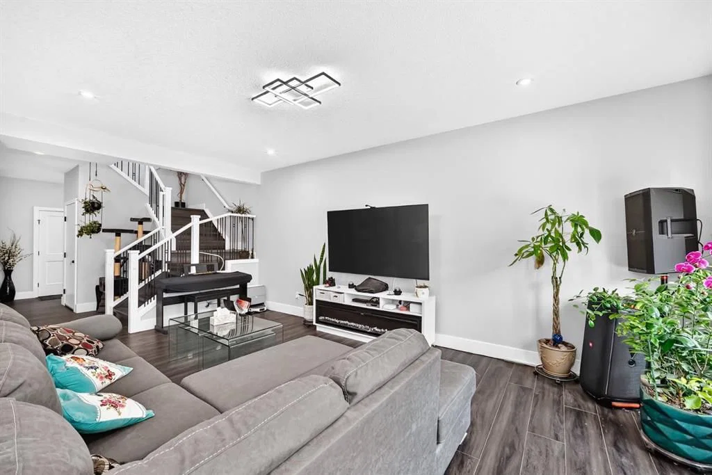 86 Carringvue Manor NW, Calgary — photo 4 of 34