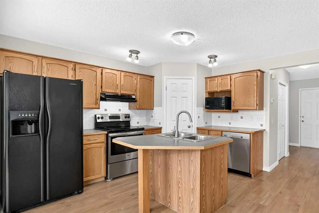 247 Covington Close NE, Calgary — photo 4 of 48
