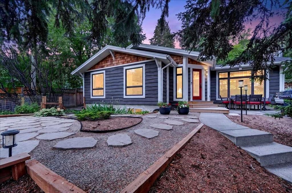 9011 33 Avenue NW, Calgary — main listing photo