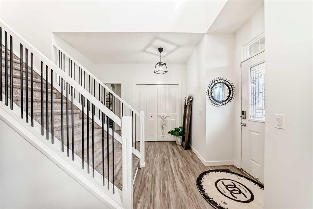 169 Aspenshire Drive SW, Calgary — photo 4 of 48