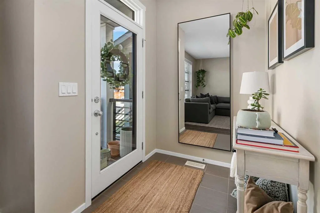 446 Walgrove Way SE, Calgary — photo 2 of 32