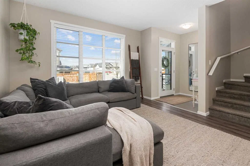 446 Walgrove Way SE, Calgary — photo 3 of 32