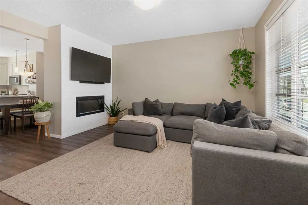 446 Walgrove Way SE, Calgary — photo 4 of 32