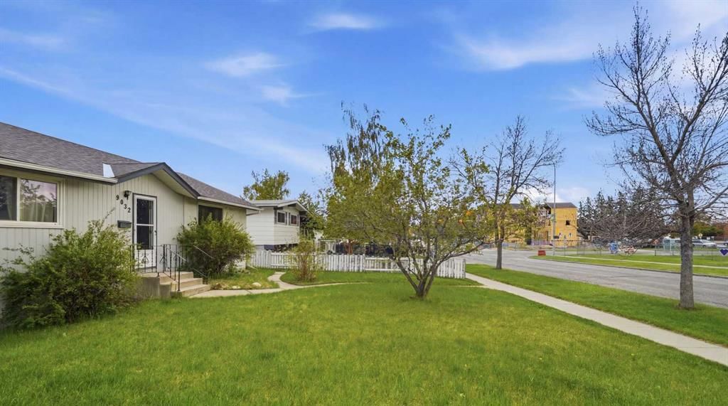 9032 Fairmount Drive SE, Calgary — photo 4 of 42
